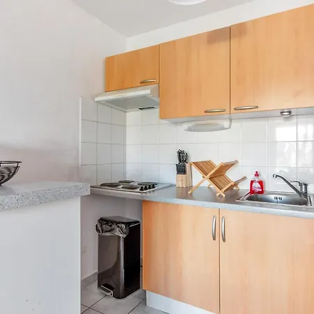 Charming Flat With Pool And Parking In Nearby Deauville - Welkeys Apartment